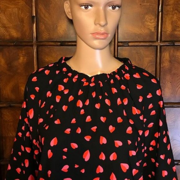 Ann Taylor Hearts Bell Sleeve Curve Hem Top - Picture 9 of 16